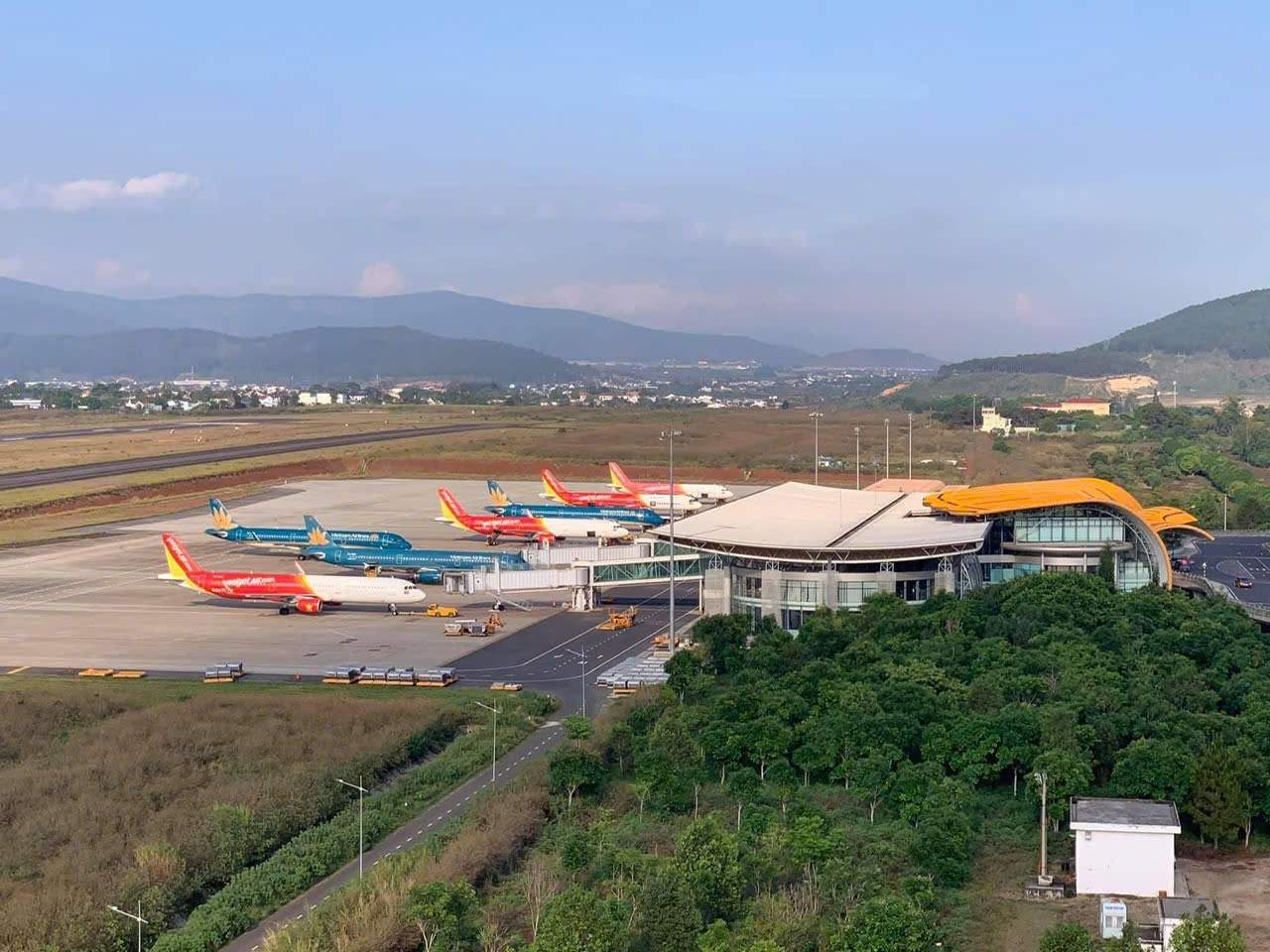 Sân bay Liên Khương
